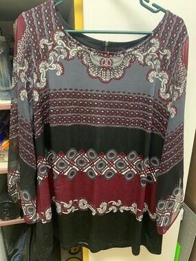 Women’s Plus 1X Burgundy, Gray & Black Patterned Long Sleeve Tunic